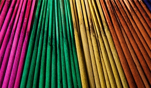 INCENSE (COLORED/WHITE CHIPS)